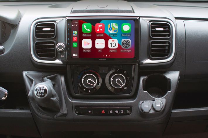 Pioneer AVIC-Z1000D42-C9 ScreenDAB Bluetooth Navigation System
