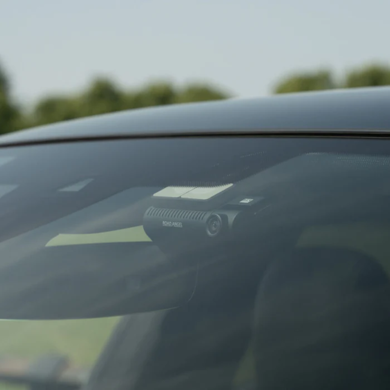 Road Angel Halo Play 4K single dash cam with 3.2 inch screen, parking mode and quick release mount