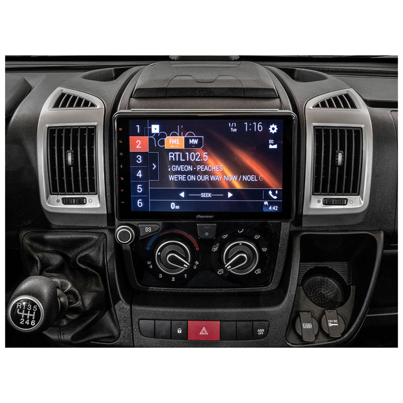 Pioneer AVIC-Z1000D42-C9 ScreenDAB Bluetooth Navigation System
