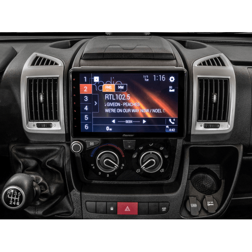 Pioneer AVIC-Z1000DAB 9" Navigation Stereo with Wireless Connectivity